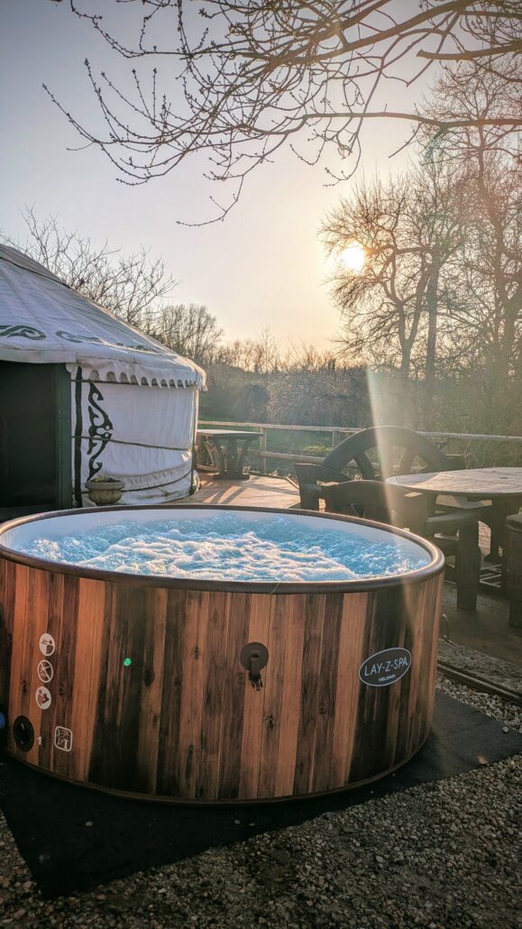 Swan Lakeview with Hot tub